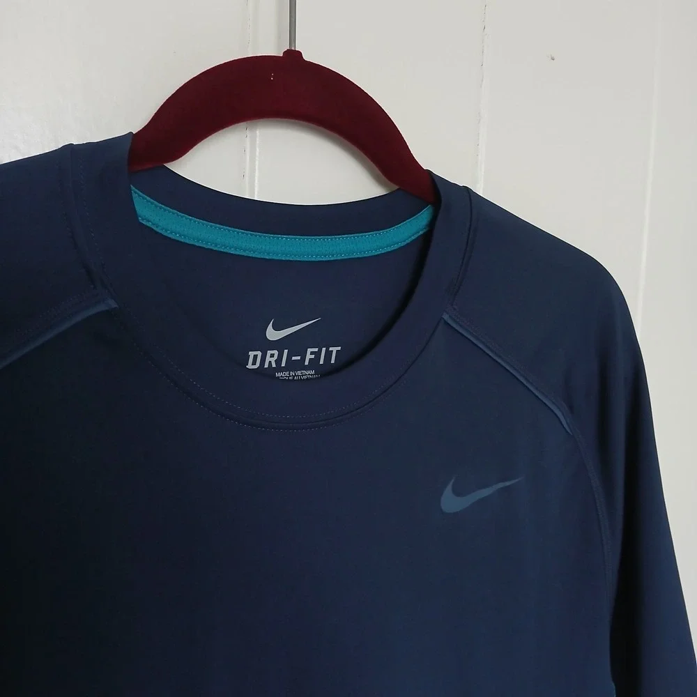 NIKE Shirt Dri-FIT Legacy Swoosh Logo Athletic Performance Men's‎ Medium Blue